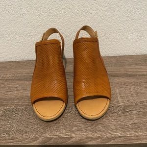 Born Sutra Perf Leather Slingback Sandals Size 8